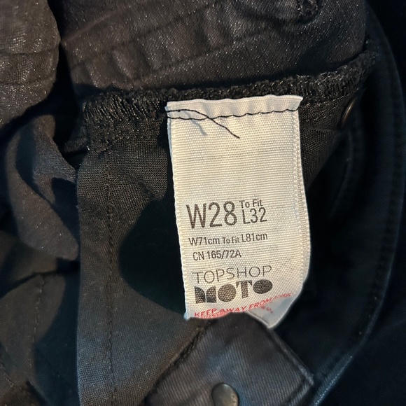 Topshop Moto Black Skinny Jeans with Rips - Picture 4 of 4